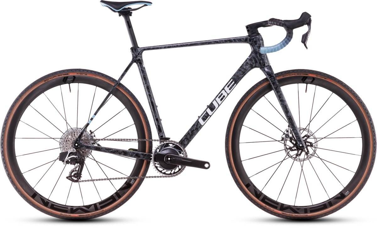 CUBE Cross Race C:68X SLT in matrixschwarz/blau – Seitenansicht
